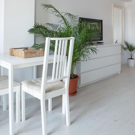 Airport Residence - 5 Mins From Airport Otopeni Εξωτερικό φωτογραφία