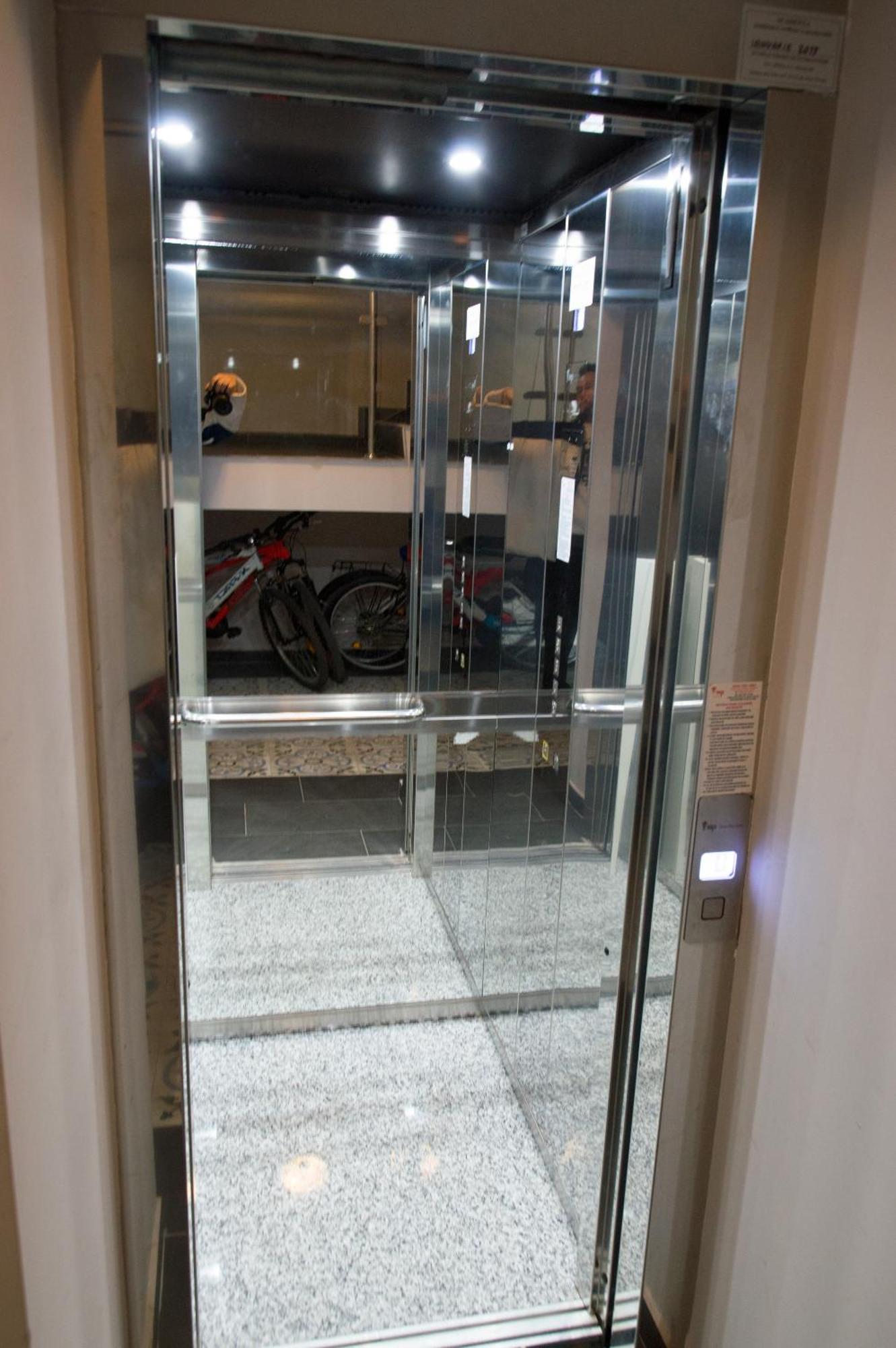 Airport Residence - 5 Mins From Airport Otopeni Εξωτερικό φωτογραφία
