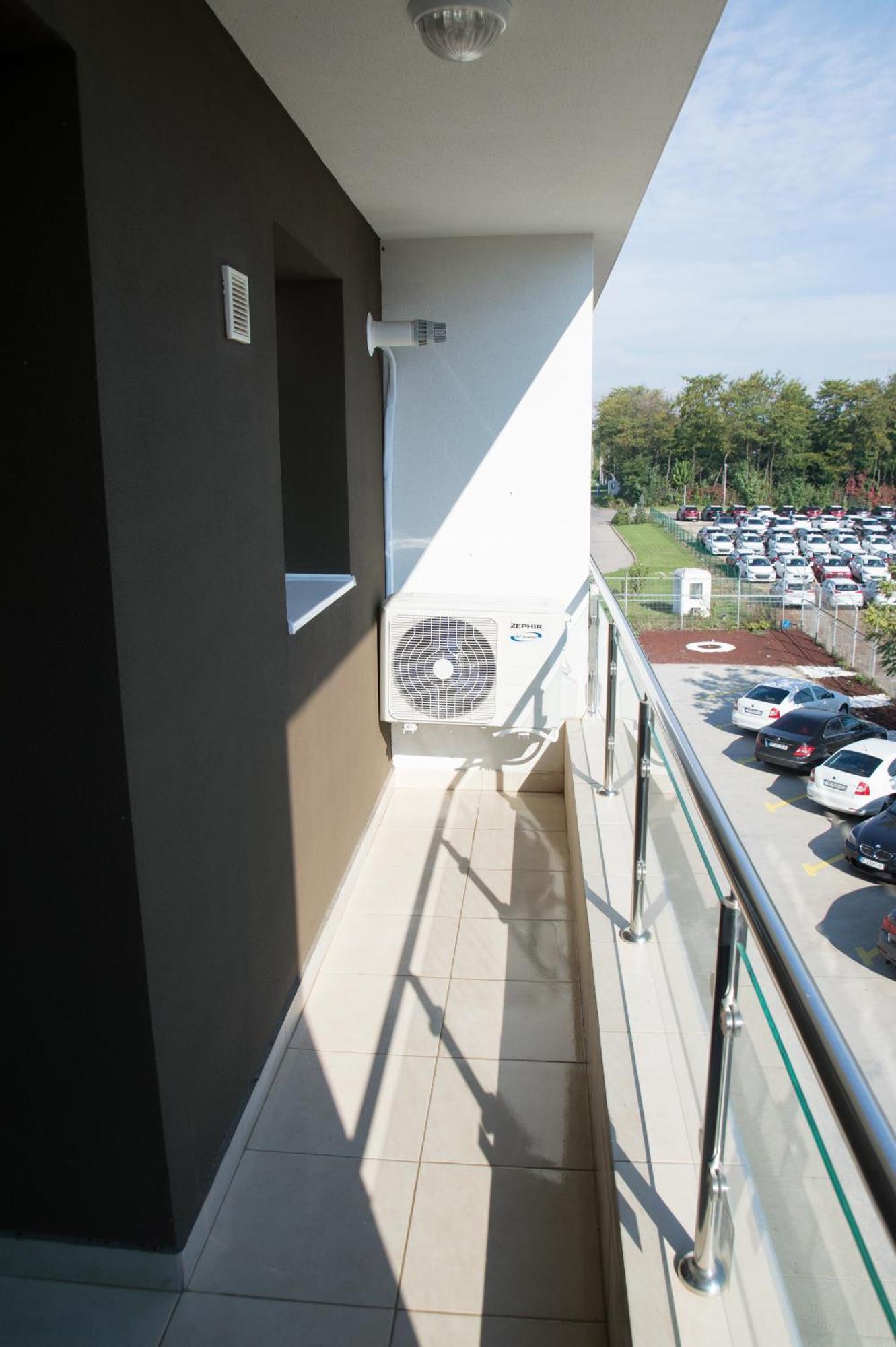 Airport Residence - 5 Mins From Airport Otopeni Εξωτερικό φωτογραφία